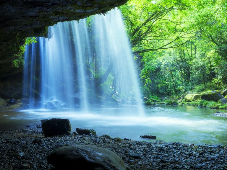 Schamanische Einzelarbeiten Schamanische Heilarbeiten für seelische Heilung und Transformation. Rückholung von Seelenanteilen, Auflösen von Glaubenssätzen, Rituale.
